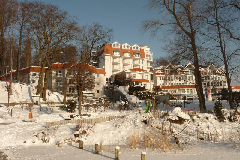 Ostseebad Kölpinsee mit Schnee im Winter
